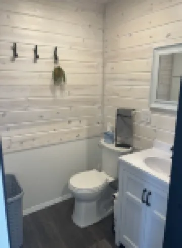 Lakeside Cabin 2 w/Hot Tub, Sauna & Watercraft Rentals