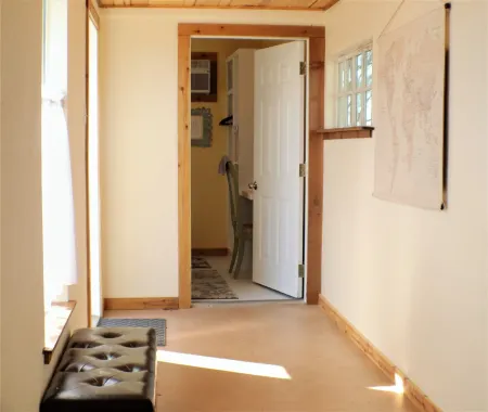 Private Country Cottage 17 minutes from Baylor and the Silos