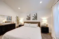 Newly Remodeled 3 Bedroom with Hot Tub! - 3 stjerner