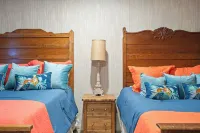 Enid Lake's studio in Plum Point, .5 mile from boat ramp