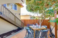 Boho Chic Family-Friendly Retreat! Walk to Beach! 오션 뷰 플라자 주변 호텔