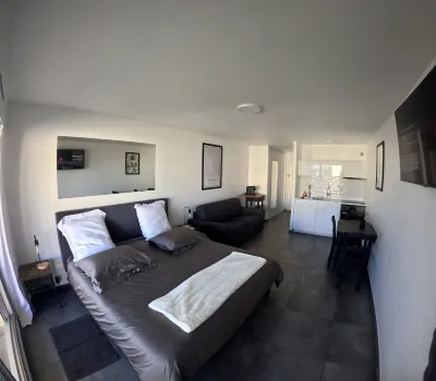 Completely renovated studio in Port Haliguen Hotels near Gare de Quiberon