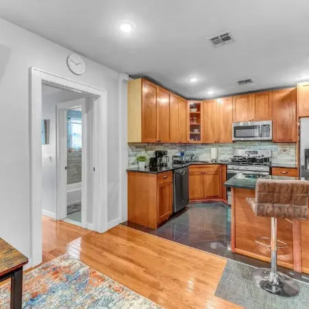 Charming 3BHK - 15 mins bus ride to Time Sq., NYC