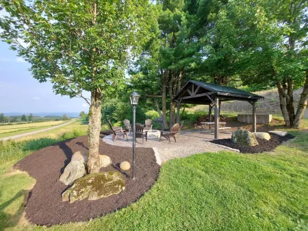 Sunrise Lodge at Mt. Waiontha: An Outdoor Experience