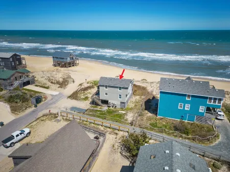 Oceanfront w/Hot Tub and Rooftop Deck - Panoramic Views!