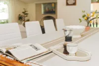 Family & Large Group - Backyard Heaven, Game room, Mini Golf, Private Pool