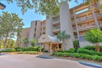 Top Floor, Amazing Views, Newly Renovated, Highly Rated, Marine Veteran Owned