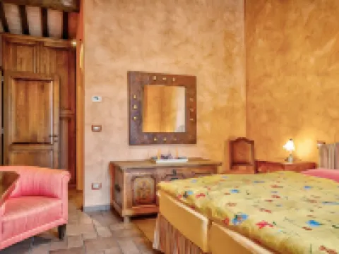 Idyllic guest house in Tuscan country house style with swimming pool シナルンガのホテル