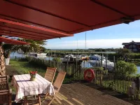 HUTS PORT GUJAN MESTRAS