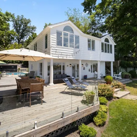 Amazing Waterfront Retreat with Pool, Pier, and Kayaks, Minutes from Annapolis