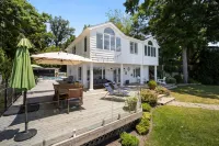 Amazing Waterfront Retreat with Pool, Pier, and Kayaks, Minutes from Annapolis