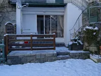 Cauterets unusual cottage heated pool, WIFI