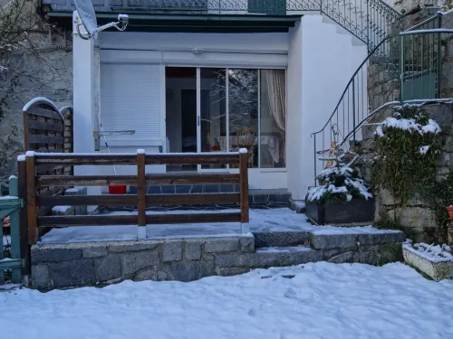 Cauterets unusual cottage heated pool, WIFI Hotels in Cauterets