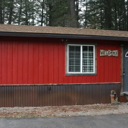 Tiny Red Farmhouse centrally located in Columbia Falls