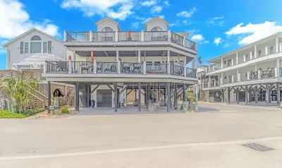 Magnificent NEW LISTING Oceanfront home located Ocean Lakes Family Campground Hotels near TPC Myrtle Beach