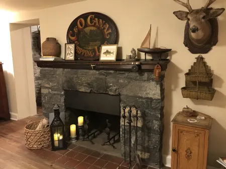 C&O Canal Potomac River Cottage