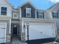 3 Bedroom at Penn State in State College. Hotels near Five Below