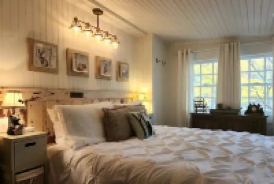 Peaceful Lakeside Haven w/private dock; boating, hiking swimming just steps away