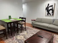 Cozy Modern 3-bedroom / 2 Bath apartment in downtown Dover with AC, WiFi