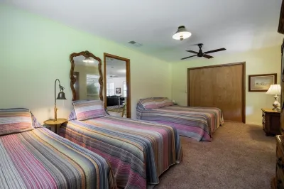 Summer is Flying by! Book Your Lake Getaway Now!  Lakefront, All 5 Star Reviews!