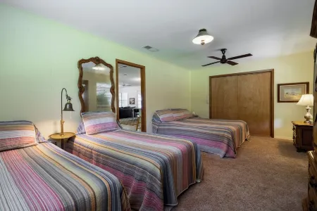 It’s Fall! Cooler Temps, Area Festivals!  Family or Couples Getaway with Pups!