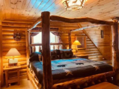 Cabin 8 miles to Pine Creek  Pa. Minutes to  ATV and snow mobile trail and Hyner 克林頓縣酒店