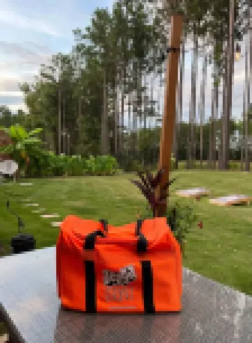 LUX House! HOT TUB! 4 min to campus. Golf lot