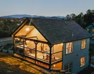 Minutes to Dollywood! Hot Tub, Game Room, Main Floor King Bdrm, Bunkroom! Hotels near RainForest Adventures Zoo