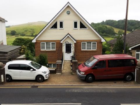 Lovely Bright Garden Apartment Overlooking Rspb Reserve. Brading
