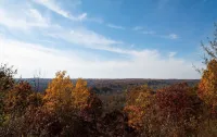 Valley Overlook - Cozy Cabin near Blossom Music Center, 1BR - Peninsula, Ohio