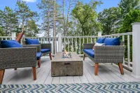 Lake Front Cottage with Amazing Firepit, Private Dock, Sleeps 6-8