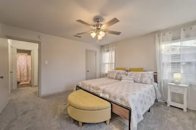 Newly renovated house 2.4 miles from Texas Tech Campus Các khách sạn gần Lowrey Field at Plains Capital Park