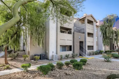 Lovely 1 bed condo with Las Vegas Strip View and located on the top floor