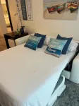 Stylish Oceanview  apartment in Hollywood Beach + 2 free bikes - สระว่ายน้ำบนดาดฟ้า