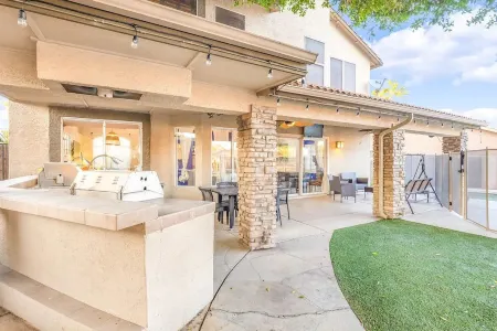 Waterfront getaway in Arizona Отели рядом с достопримечательностью «Рипариан Презерв эт Уотер Ранч»