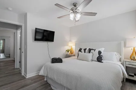 New! Modern Downtown Durham Haven~Duke~NCCU