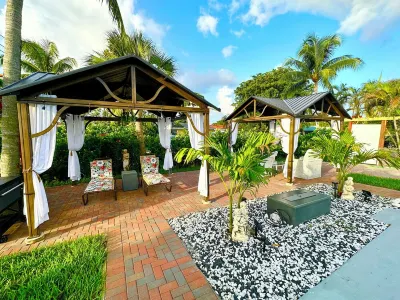 Sanctuary 7Br Sleeps 16, Heated Pool, Tiki Bar, Pickleball, Gameroom, No Stairs
