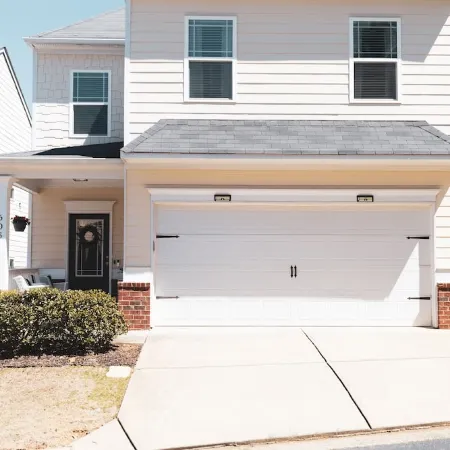 Beautiful Modern 3 Bedroom Home in Woodstock, GA Отели в г. Вудсток
