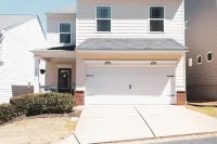 Beautiful Modern 3 Bedroom Home in Woodstock, GA