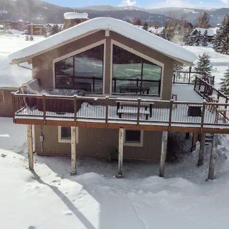 Amazing Historic Montana House. Hot Tub, Large Deck, On Golf Course A++ Location