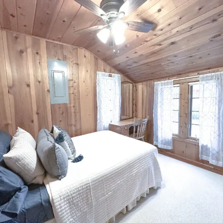 MN cabin escape. 2 cabins on exclusive DL shore