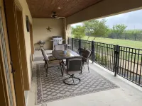 Lovely 3 bedroom condo with pool on Lake Amistad