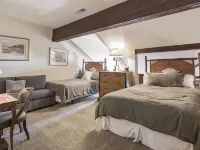 Luxury Lodges of Snowcreek - On the Golf Course