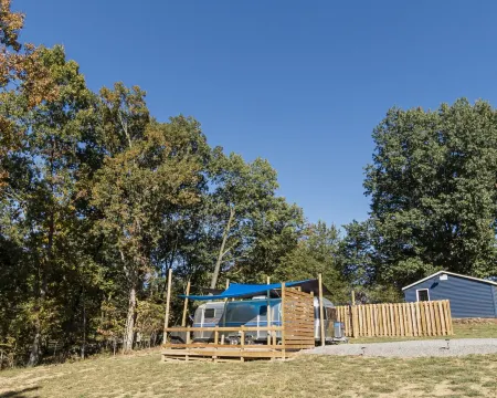 Escape to Nature: Lake of Egypt Airstream Stay with Hiking and Wineries Nearby