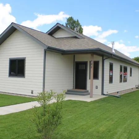 Well Appointed Vacation House in Ennis only 3 blocks from Main St.