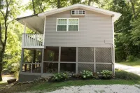Cabin & Screened Porch with Scenic Views on Triplett Creek – Near Cave Run Lake!