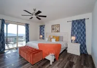 Spacious 5 BR Cabin Stunning Mountain View w HOT TUB
