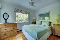 Steps to the beach!  Relax and Enjoy! Hotels in Amagansett