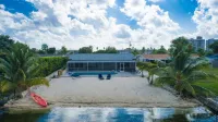4BR/3BA Miami Welcoming Waterfront Wonder w/ Pool!