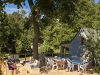 Castelwood: comfortable ecological chalets with swimming pool in the Dordogne.